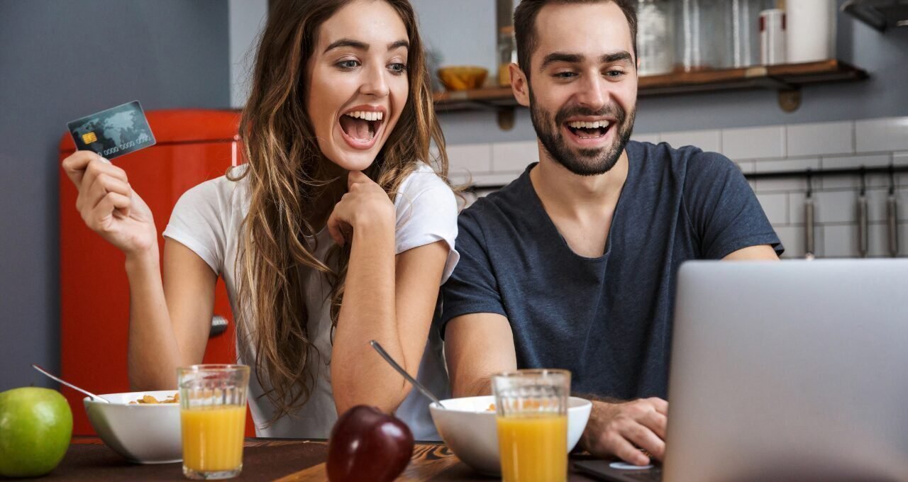 8 Best Practices For Safe Online Shopping | Plugaweb